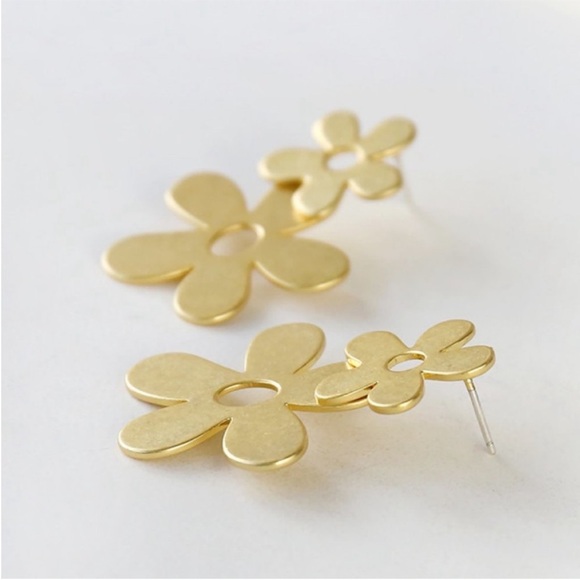 NWT MADEWELL Daisy Statement Earrings Gold - Picture 4 of 6